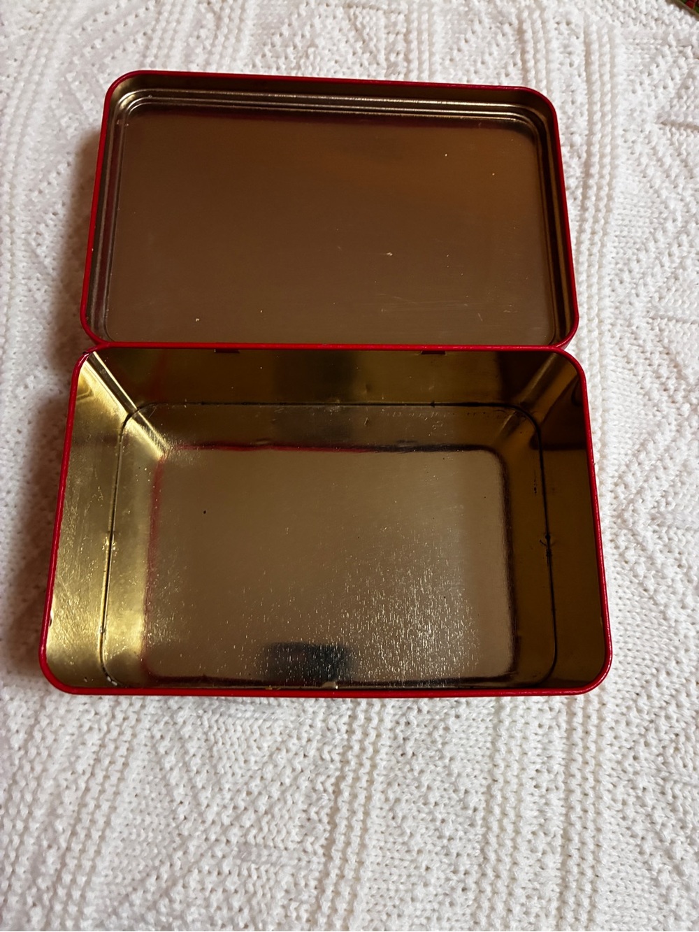 Coca Cola Red Metal Keepsake Box with Retro Diner Illustration - Picture 3 of 8